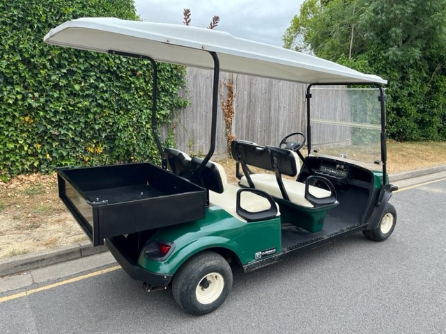 Secondhand Cushman Shuttle 4 for sale