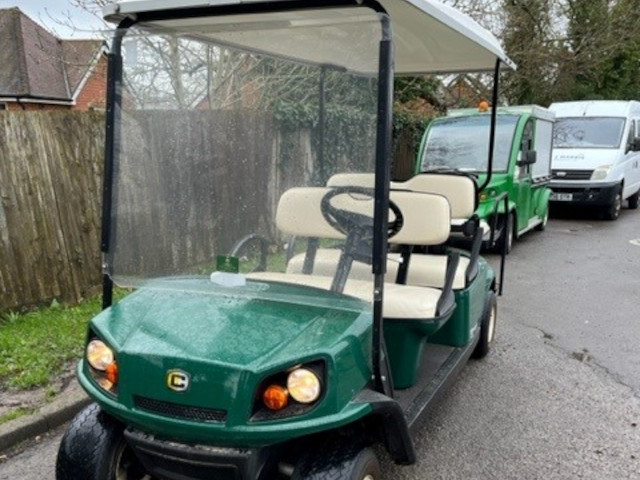 Secondhand Cushman Shuttle 6 for sale
